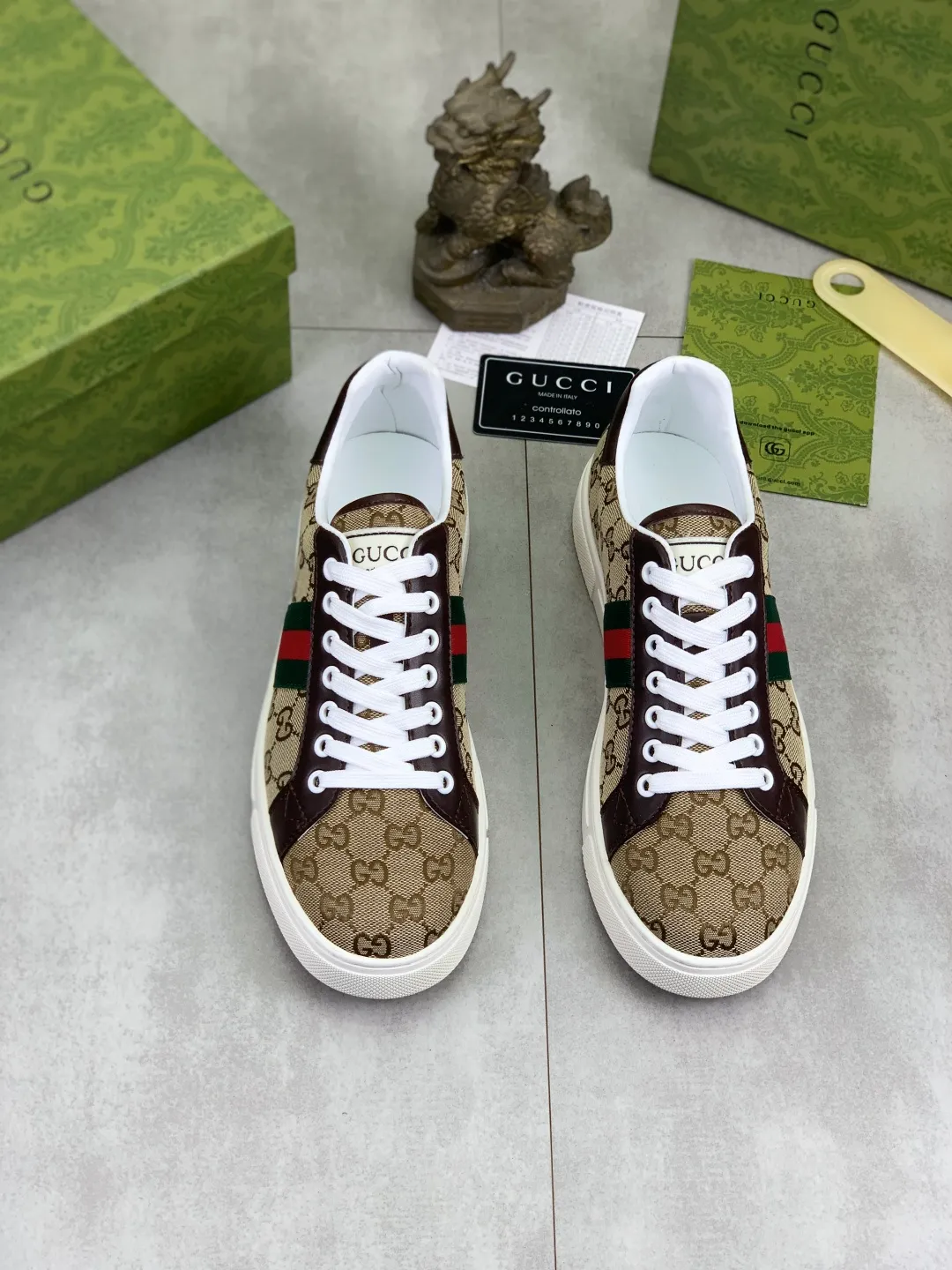 Men's men's shoes P400💰【New style】🆘 The latest model from Gucci's official website🎁Classic casual and fashionable men's shoes👟Hot style💥The style is simple and elegant, exclusive for trendy men. Unique official website's latest brand elements👑Gucci original decoration, fashionable and generous, the fabric is made of original soft calfskin➕Comfortable soft sheepskin lining ✅The official website specifies wear-resistant rubber outsole_full of elasticity, classic model taken in real life🎬Color: 2️⃣colors available😍Number: 38-44